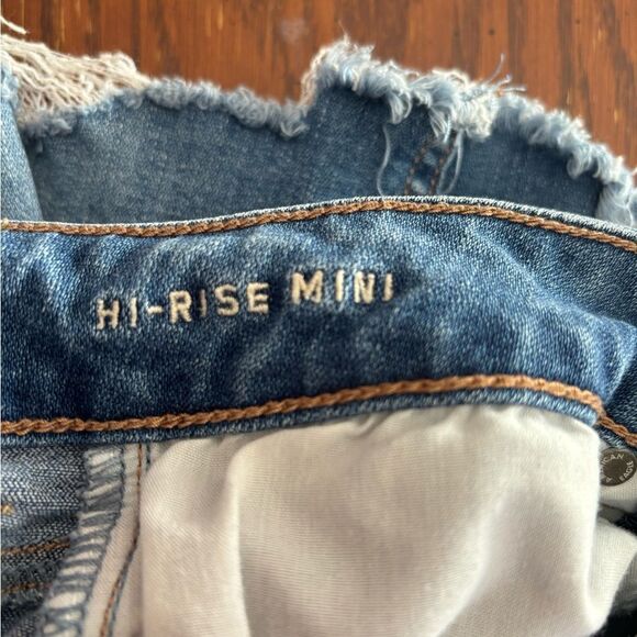 American Eagle Distressed denim hi rise mini skirt size 00 92% cotton - Picture 5 of 10